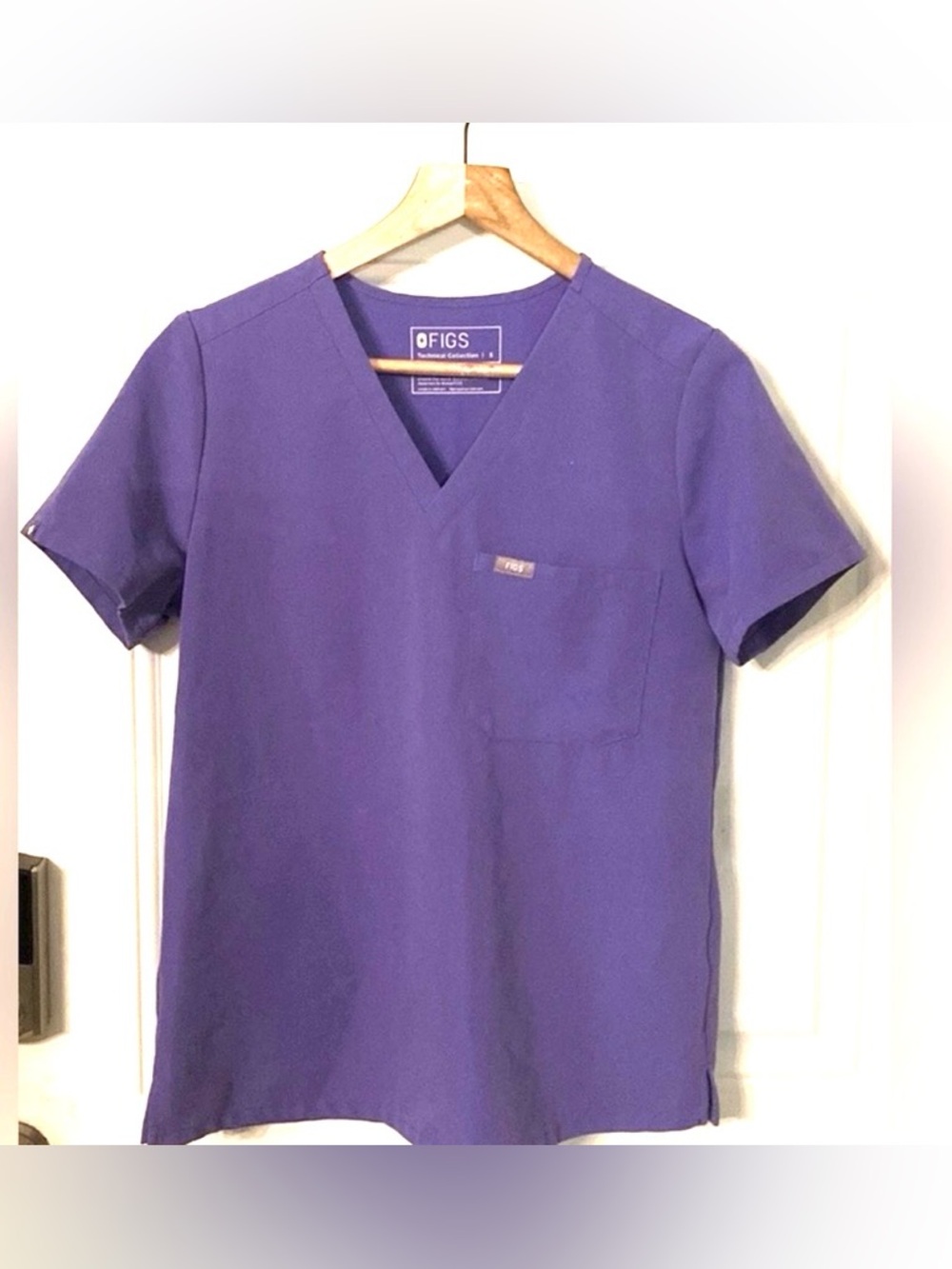 FIGS Catarina Top Amethyst size small